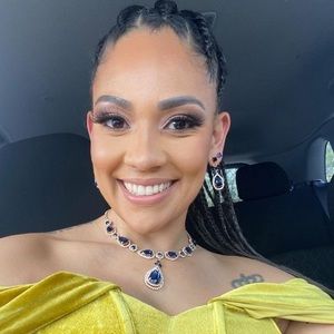 Meet your Posher, Larissa